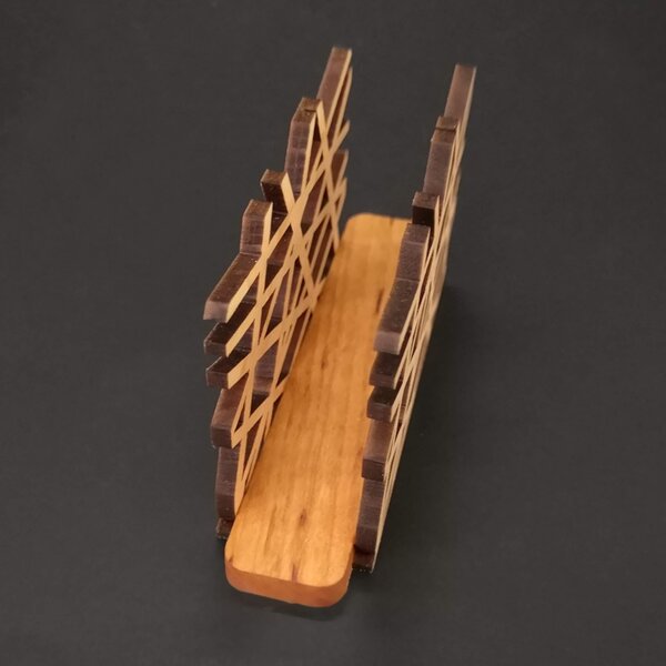 AMADEA Drevený stojanček na obrúsky s motívom čapího hniezda, masívne drevo, 12,5x6,5x3,5 cm