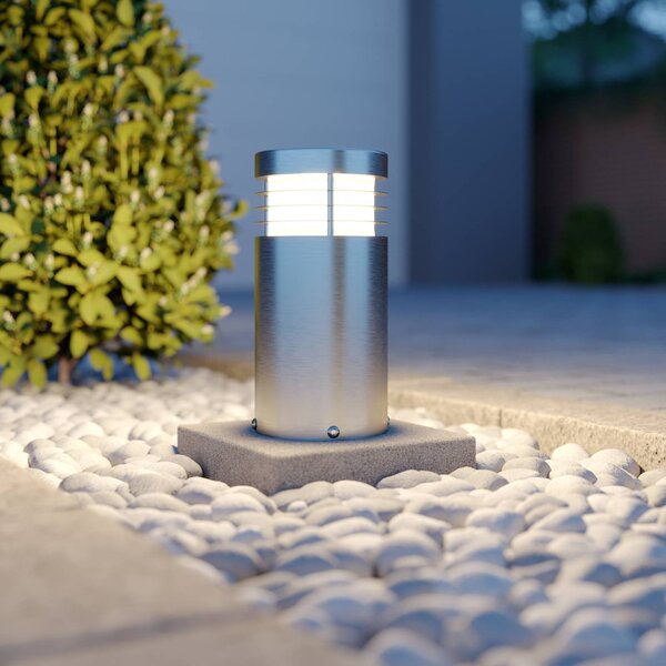 Arcchio stojanová lampa Caramia, 23 cm, nerezová oceľ, odolná voči morskej vode, Hliník / sivá / zinok, Moderný, Vonkajčie stĺpové osvetlenie
