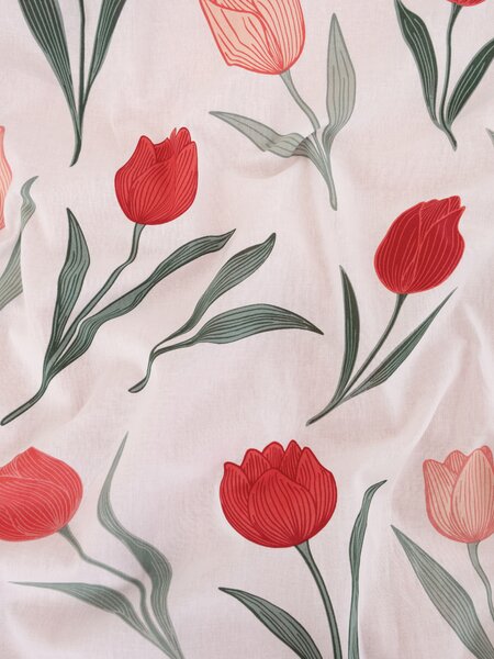 Bavlnená obliečka na vankúš Renforcé 40 × 60 cm - Kvety tulipánov červené