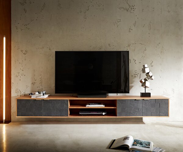 DELIFE TV stolík Teele 240 cm akácia prírodná bridlica 4 dvierka závesný