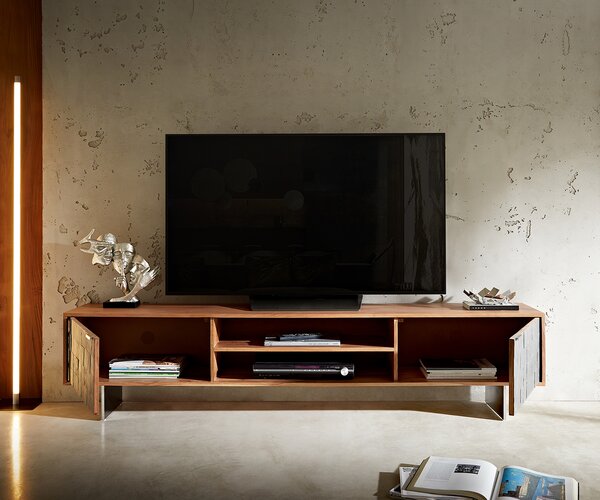 DELIFE TV stolík Teele 200 cm akácia prírodná bridlica 2 dvierka závesná podstava nerezová oceľ