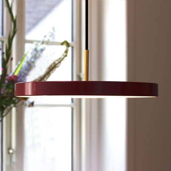 UMAGE Asteria medium závesné LED, mosadz červená, Červená, Obývacia izba / jedáleň, Hliník, Dizajn, Závesné svietidlo