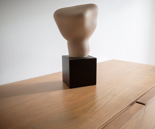DELIFE Komoda Kayu 145x40x70 cm akácia prírodná 3 dvierka podstava v tvare V