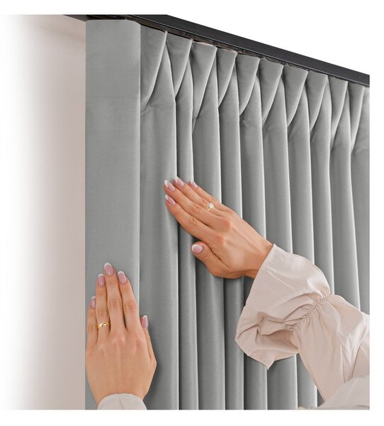 Sivý zamatový dimout záves 200x250 cm Velto – Filumi