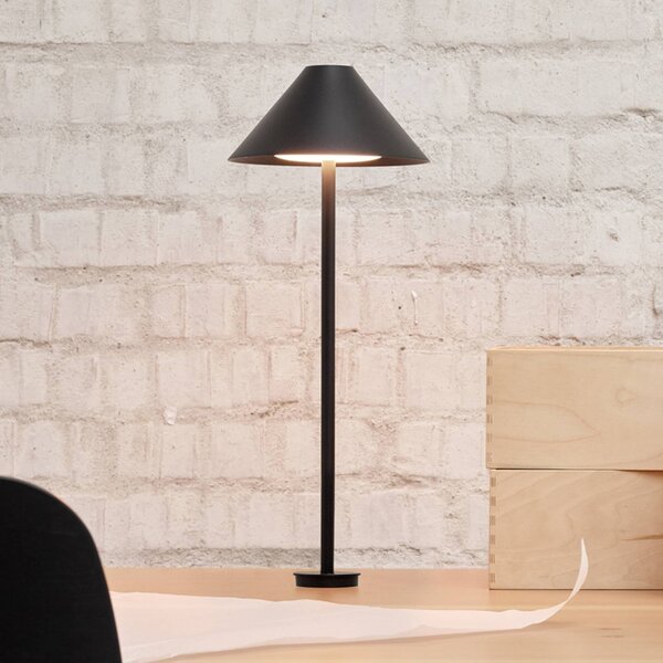 Louis Poulsen Keglen stolová lampa Pin 3000 K čierna, Čierna, Obývacia izba / jedáleň, Hliník, Dizajn, Stojacie svietidlo