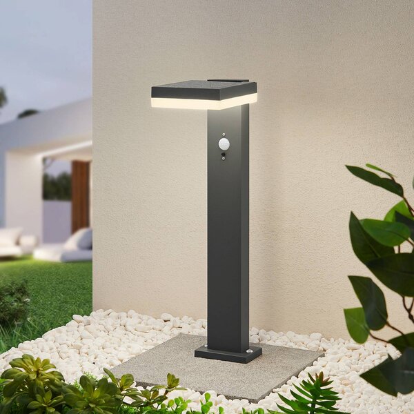 Lindby Laira solárne soklové LED svietidlo, 50 cm, Čierna, Hliník, Moderný