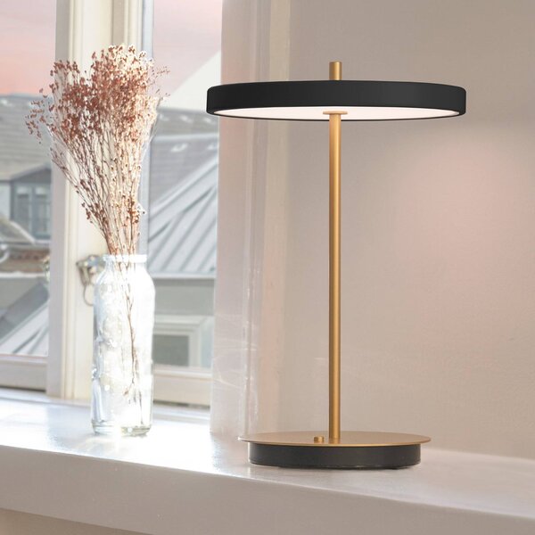 UMAGE LED dobíjacia stolová lampa Asteria Move čierna/mosadz 31 cm, Mosadz / zlato, Obývacia izba / jedáleň, kov, Dizajn, Stojacie svietidlo