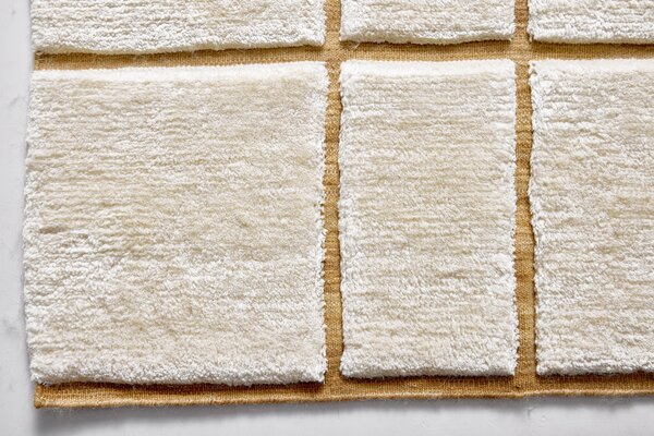 Diamond Carpets India , Ručne viazaný kusový koberec Radiant Mohair DESP P41 Mohair White, 80x150, béžová, obývacia izba