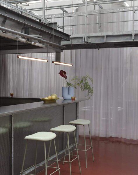 Muuto Závesné svietidlo Fine 90, deep red FNSUS9003