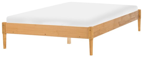 Posteľ svetlohnedá borovicové drevo 140 x 200 cm bez čela s lamelovým roštom prírodný škandinávsky štýl spálňa
