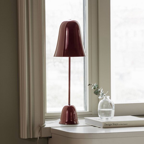Globen Lighting Stolová lampa Blåklockan, vínovočervená, výška 56 cm, Červená, Obývacia izba / jedáleň, kov, Škandinávsky, Stojacie svietidlo