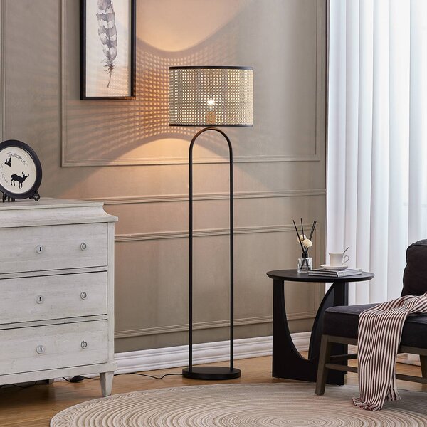 Lindby Stojacia lampa Yaelle, výška 146 cm, ratan, čierna, E27, Svetlé drevo, Obývacia izba / jedáleň, Drevo, Škandinávsky, Stojaca lampa