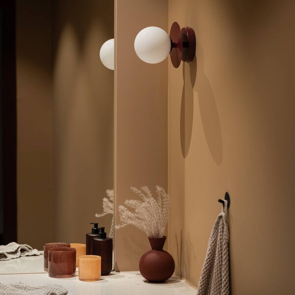 Globen Lighting Nástenné svetlo ART DECO bordová/biela Ø 16 cm IP44, Červená, Obývacia izba / jedáleň, Sklo, Škandinávsky, Nástenné svietidlo