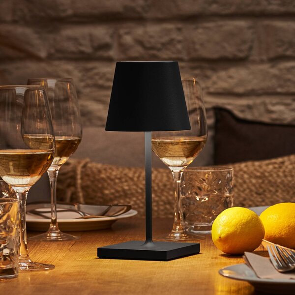 LED dobíjacia stolná lampa Nuindie mini, USB-C, čierna, IP54, stmiev., Čierna, Obývacia izba / jedáleň, Hliník, Moderný, Stojacie svietidlo