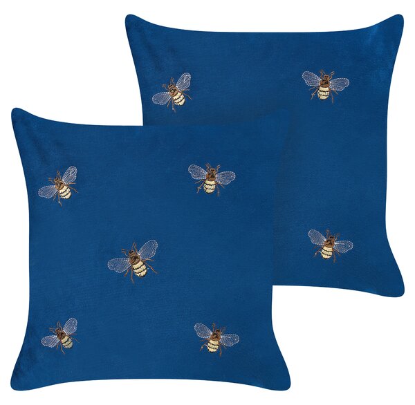 Sada 2 dekoratívnych vankúšov modrá so vzorom včiel 45 x 45 cm zamatové polyester moderný glamour štýl dekoračné doplnky