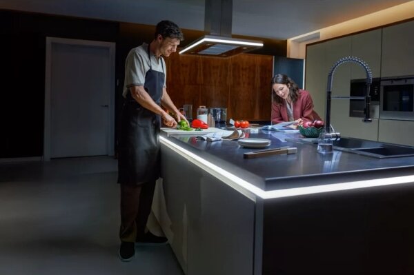Philips - LED RGBW Stmievateľný pás Hue OMNIGLOW 3m LED/40W/230V 2200-6500K