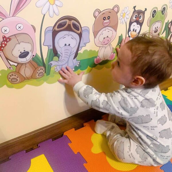 INSPIO-textilná prelepiteľná nálepka - Nálepka na stenu - Kamaráti na lúke