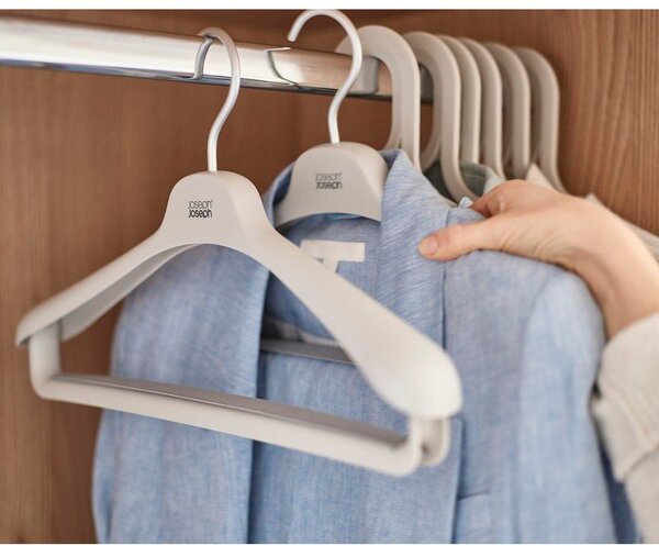 Plastové vešiaky v súprave 2 ks Orderly – Joseph Joseph