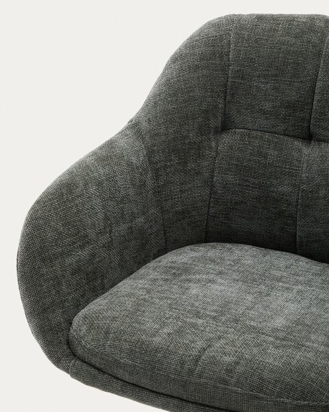 Tmavozelené čalúnené jedálenské kreslo s podrúčkami Dorina – Kave Home