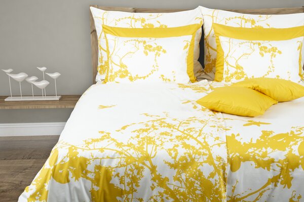 Glamonde luxusné obliečky Edel so zlatistými kvetmi na bielom podklade. Elegantné a vznešené riešenie! 140×220 cm