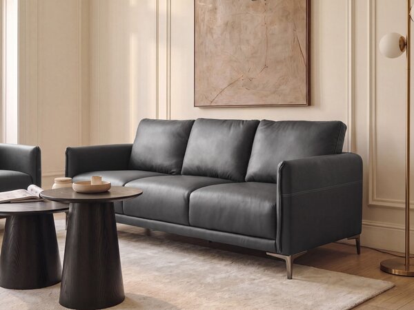 3-miestna pohovka čierne látkové čalúnenie s kovovými nohami minimalistický mid-century modern štýl obývacia izba