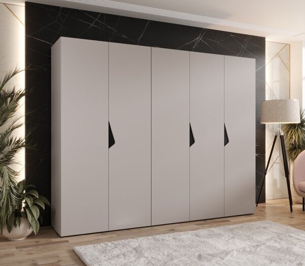 Široká šatníková skriňa 250 cm AMARIS 1 - kašmír / čierne úchyty