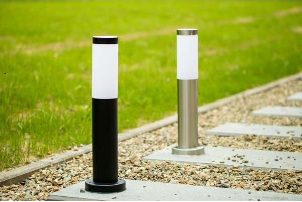 Vonkajšia lampa LIVIA 1xE27/10W/230V 45 cm IP44 strieborná