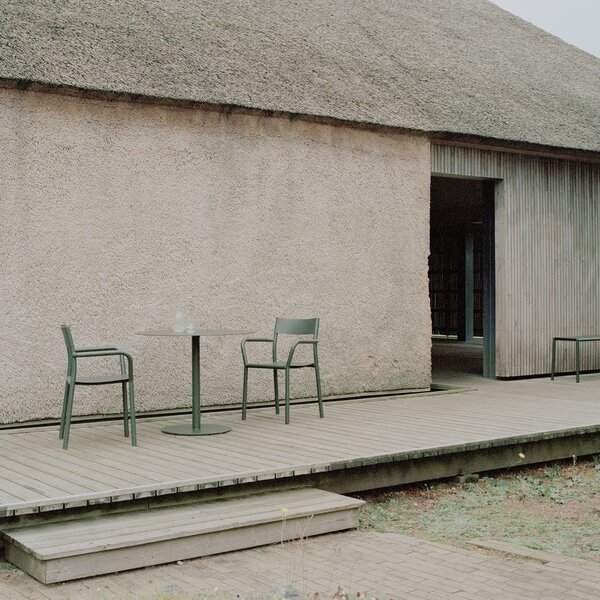Záhradný stolík May Bistro, Ø90, Dark Green – New Works