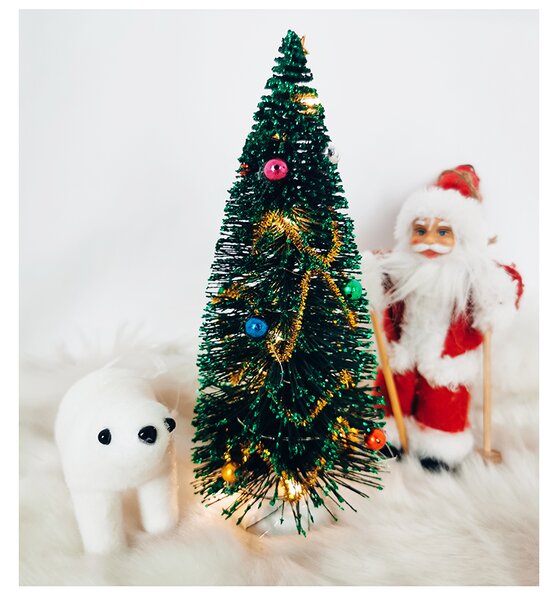 LED ozdobený vianočný stromček