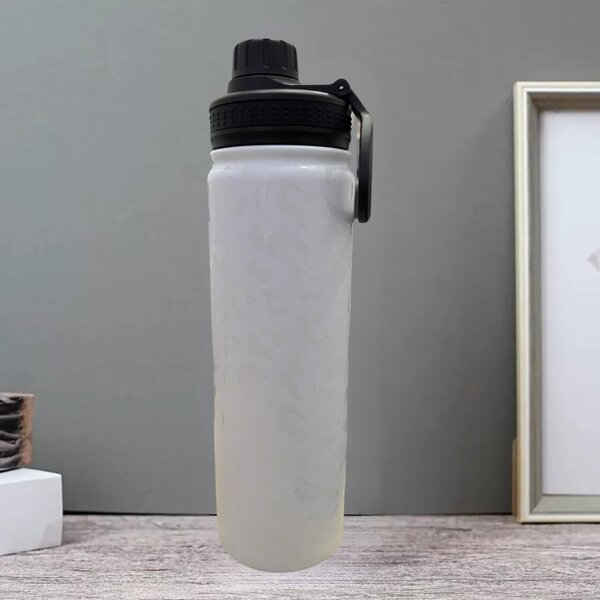 Biela termoska s leopardím vzorom vyrobená z nehrdzavejúcej ocele s nepriepustným uzáverom, funkcia udržiavania chladu aj tepla - 650 ml
