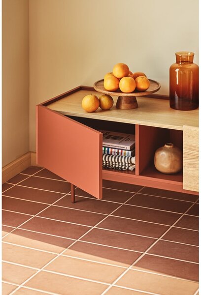 TV stolík v dekore duba v tehlovo-prírodnej farbe 180x45 cm Otto – Teulat