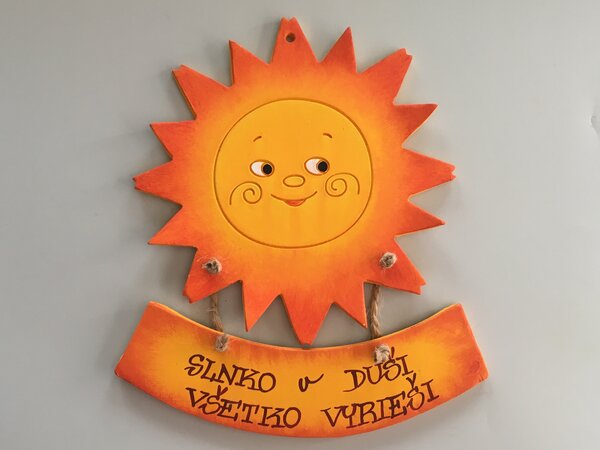 Slniečko guľaté s ceduľkou s nápisom Slnko v duši všetko vyrieši Keramika Andreas