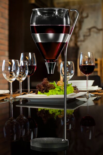Dekantér na víno Vagnbys Table Tower 1 l – prevzdušňovač, dávkovač (sklo + bridlica)