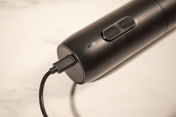 Elektrický otvárač na víno Vacu Vin - USB, vrátane Li-ion batérie