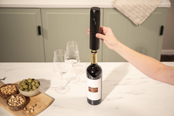 Elektrický otvárač na víno Vacu Vin - USB, vrátane Li-ion batérie