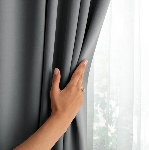 Zatemňovací záves blackout RESTILO strieborný 140 x 245 cm sada 2 ks