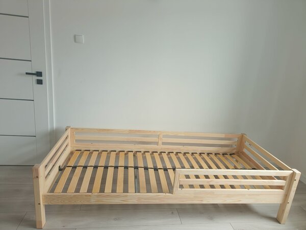 Raj posteli Detská posteľ FERDO Basic PLUS 200x90 s praktickými zásuvkami (iba osobný odber ,posteľ je zmontovaná)