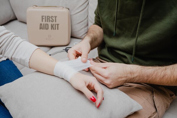 Lékárnička SAFLY HOME First Aid Kit, veľká Barva: Biela