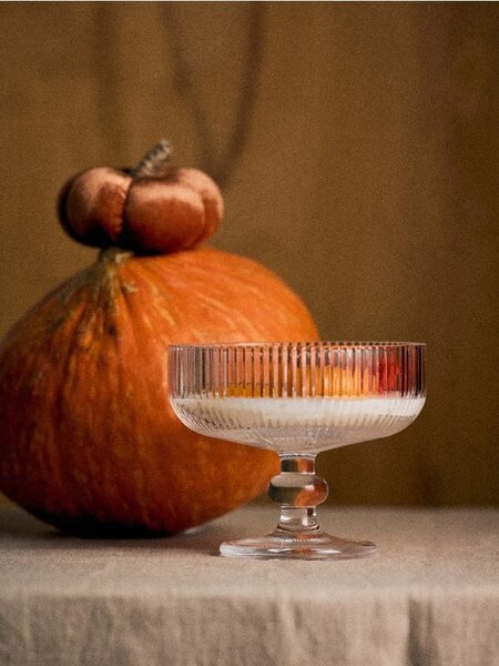 Sinsay - Vonná sviečka s motívom tekvice a listov Pumpkin Spice - biela
