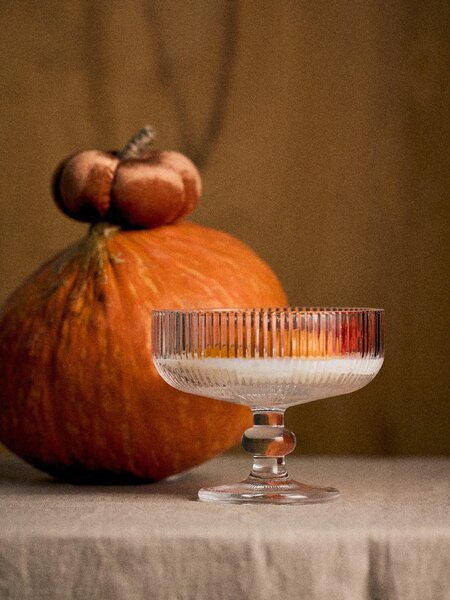 Sinsay - Vonná sviečka s motívom tekvice a listov Pumpkin Spice - biela
