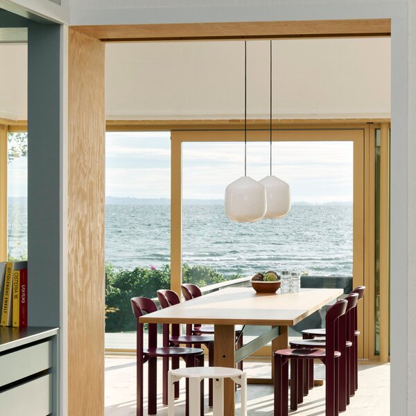 Závesná lampa Buoy Glass Pendant, 300, Clay White – HAY