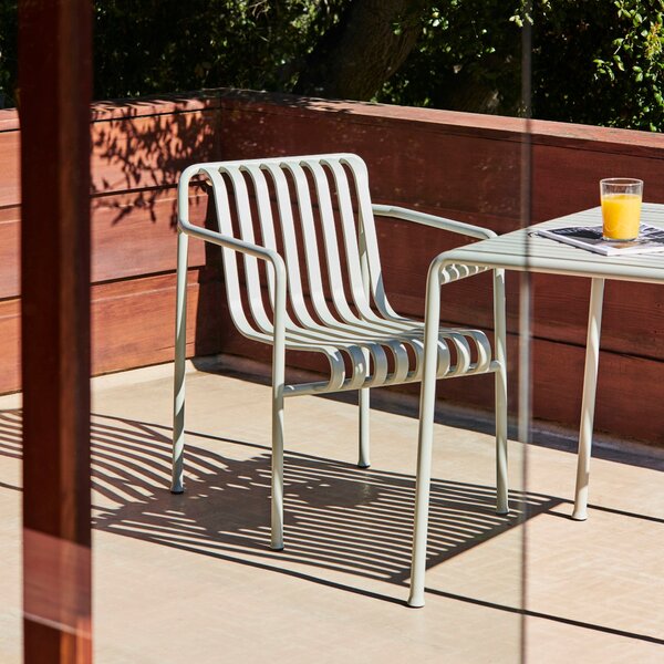 Záhradná stolička Palissade Dining Armchair, Sky Grey – HAY