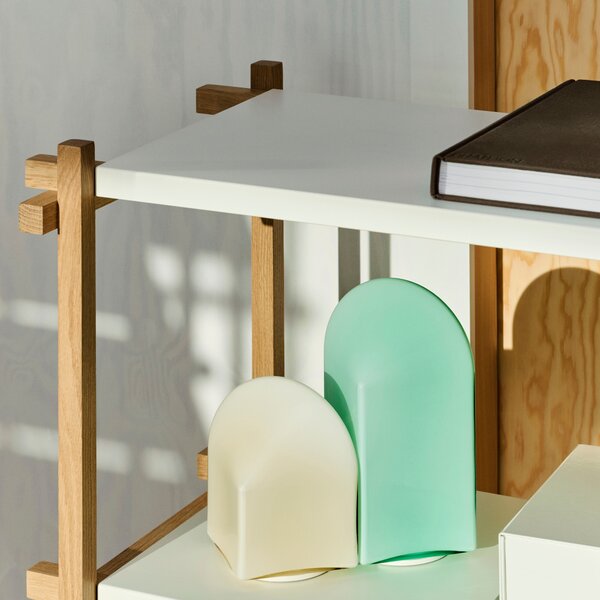 Policový systém Woody Column High, Oak / Almond White – HAY