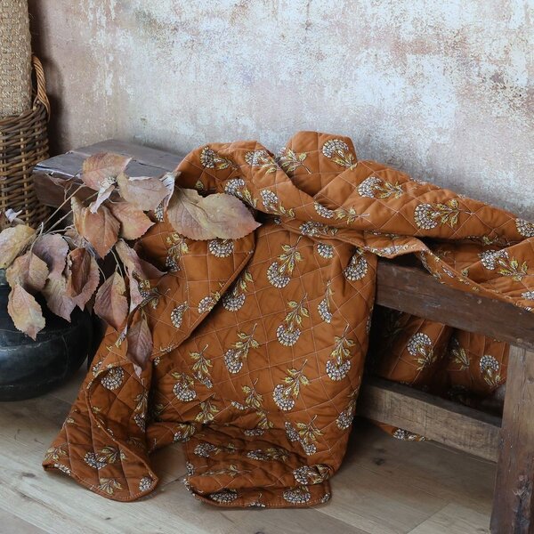 Hnedý prešívaný bavlnený prehoz s kvetinovým vzorom Aix Quilt - 130*180 cm - Chic Antique