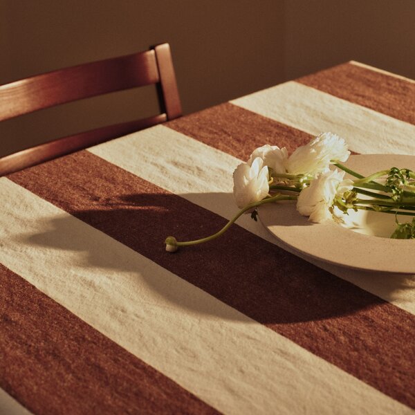 Obrus Hale Chestnut/Frosted Lime 150 × 240 cm