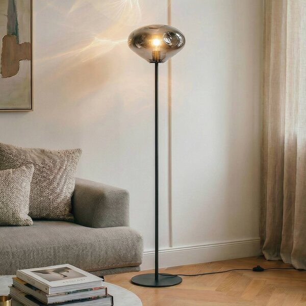 Lindby stojaca lampa Lelia, dymovo sivá, sklo, kov, 150 cm, Hliník / sivá / zinok, Obývacia izba / jedáleň, Sklo, Dizajn, Stojaca lampa