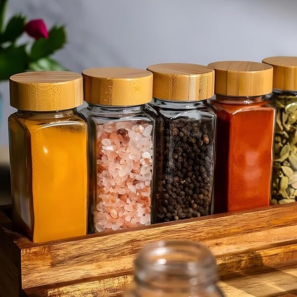 Usporadejto.cz Hranatá korenička s bambusovým viečkom DECOR, 120 ml (1 ks)