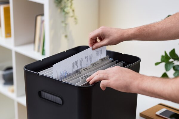 Rotho Úložný box na dokumenty na archiváciu + 10 závesných zakladačov, myPAPER BOX – čierny