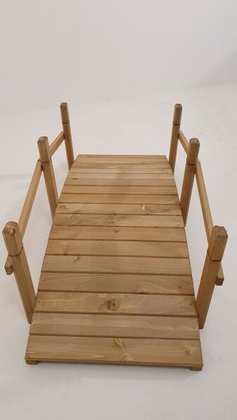 Drevený záhradný mostík s náterom 71×32×27 cm, česká výroba