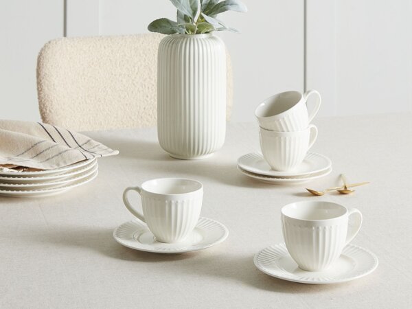 Sada 4 šálok s podšálkami biela porcelán kaolín lesklá povrchová úprava pre 4 osoby šálky na čaj klasický dizajn kuchyňa jedáleň